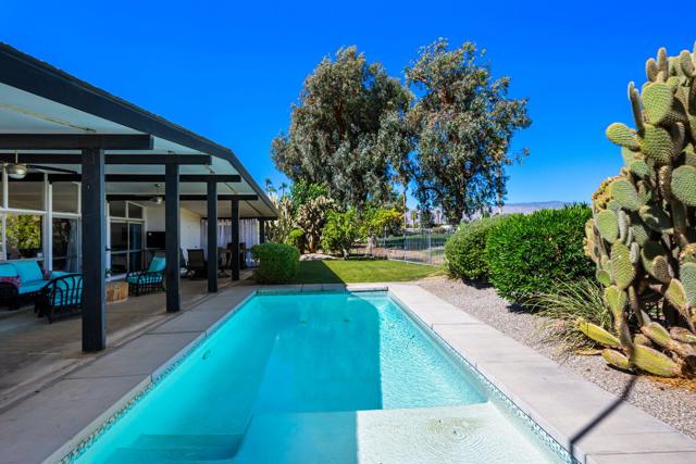43709 Louisiana Street, Palm Desert CA: https://media.crmls.org/mediaz/1e628163-6db0-4a25-9726-6330e94d2bfb.jpg