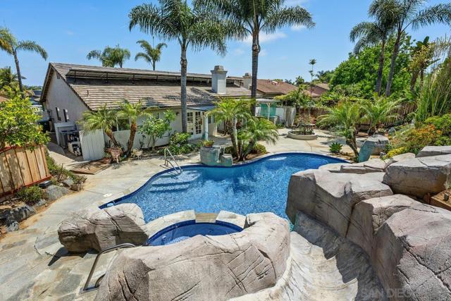 1915 Andrews Ct, Oceanside CA: https://media.crmls.org/mediaz/1e643314-8b02-4d5f-ad6b-2140c2a37800.jpg