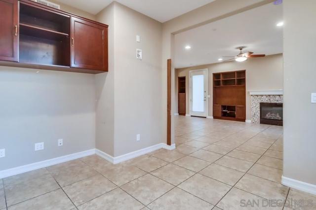 1715 Rolling Water Dr, Chula Vista CA: https://media.crmls.org/mediaz/1e64c7ad-1aba-4895-9c81-bb63a0e879b3.jpg