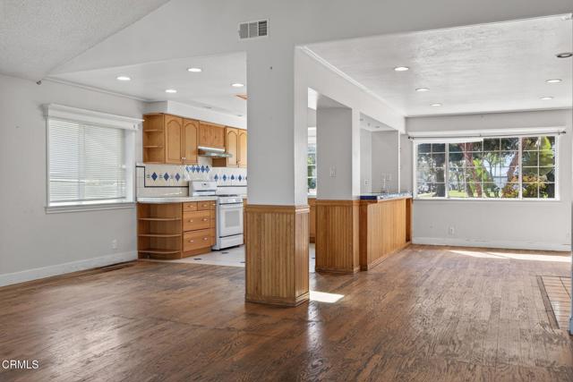 Detail Gallery Image 9 of 38 For 901 Indigo Pl, Oxnard,  CA 93036 - 3 Beds | 2 Baths