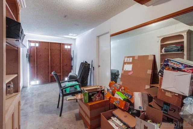 4527 Contour Blvd., San Diego CA: https://media.crmls.org/mediaz/1e64f55f-e3d1-4829-adc6-ccc3a0bc4945.jpg