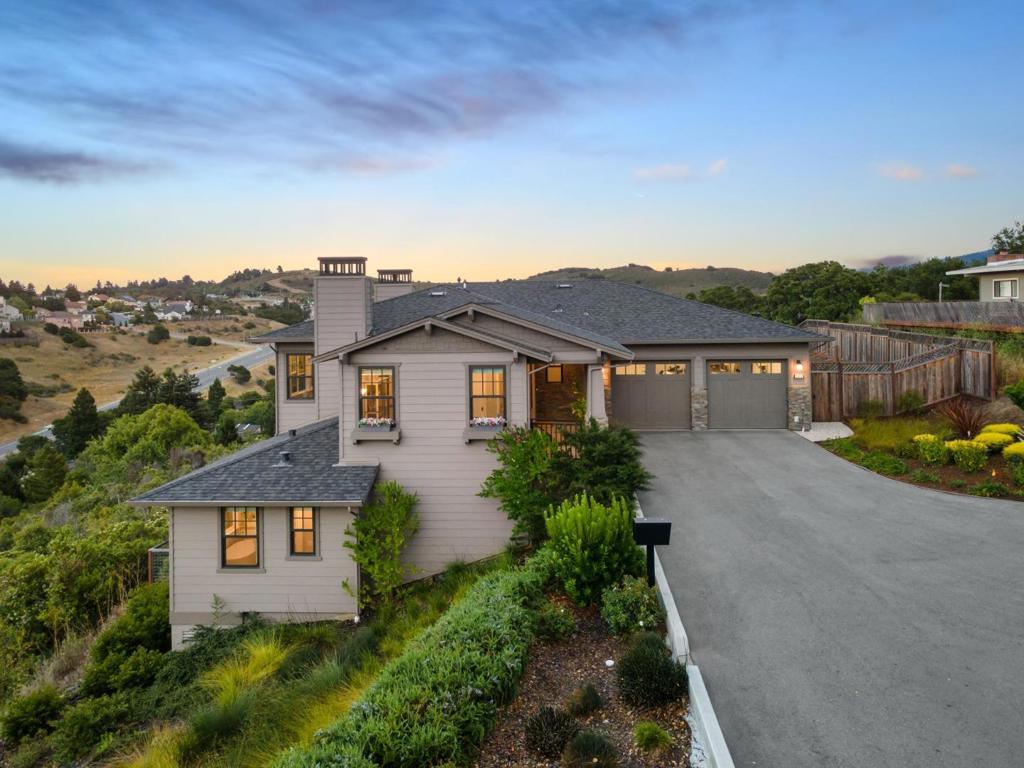 2185 Cobblehill Place