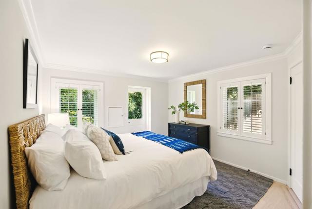 540 Parrott Drive, San Mateo CA: https://media.crmls.org/mediaz/1e651c9d-2a9f-4c77-affc-4df97c047cc3.jpg
