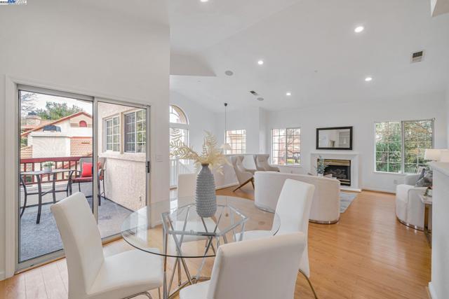 5786 Belleza Dr, Pleasanton CA: https://media.crmls.org/mediaz/1e65ae52-b066-433b-904c-7accab323152.jpg