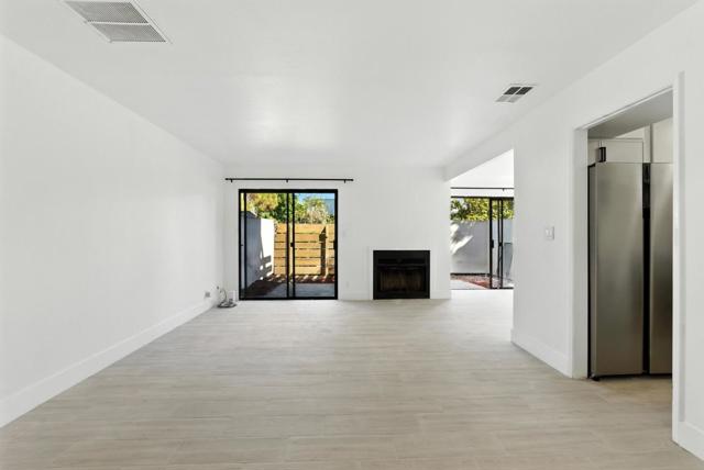 25 Bud Court, Pleasant Hill CA: https://media.crmls.org/mediaz/1e66dd86-2abd-4a6e-8c58-500b16cef15a.jpg
