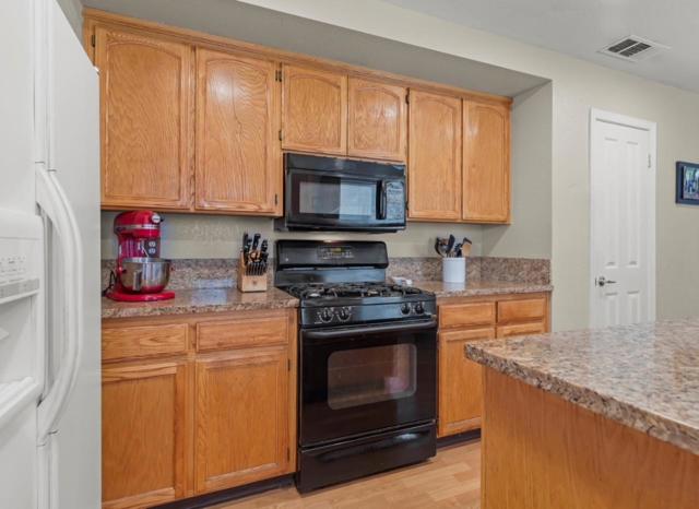 2090 Iroula Way, Tracy CA: https://media.crmls.org/mediaz/1e66fb8f-244b-4cbb-992b-19e68264e5db.jpg