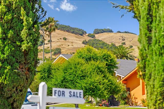 6326 Pearlroth Drive, San Jose CA: https://media.crmls.org/mediaz/1e6740fc-df26-4d3b-ae89-2d6ce02b7009.jpg