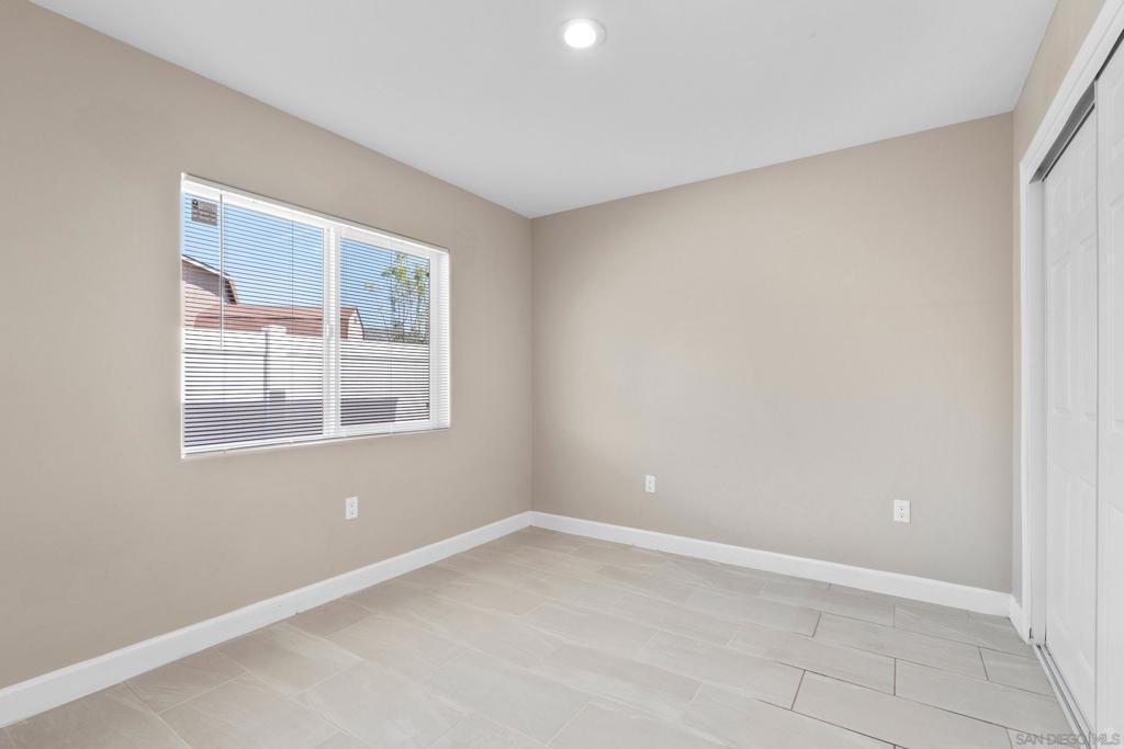 MLS #250024356SD img 15