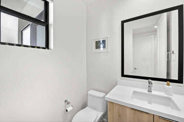 795 Obsidian W Loop, Palm Springs CA: https://media.crmls.org/mediaz/1e67beef-6d85-46db-84c4-495a9d4d36e6.jpg