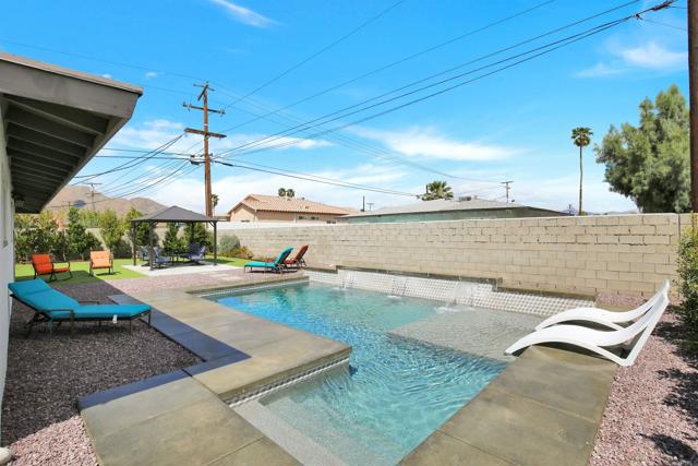 Detail Gallery Image 15 of 18 For 360 W Bon Air Dr, Palm Springs,  CA 92262 - 3 Beds | 2 Baths