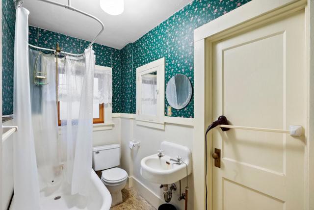 30 Clinton Street, Redwood City CA: https://media.crmls.org/mediaz/1e686bc0-59e8-408b-b193-87fff12ea2d4.jpg