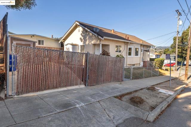 1641 E 20th Street, Oakland CA: https://media.crmls.org/mediaz/1e6877c9-b378-46c4-8b2a-101c929cbb08.jpg