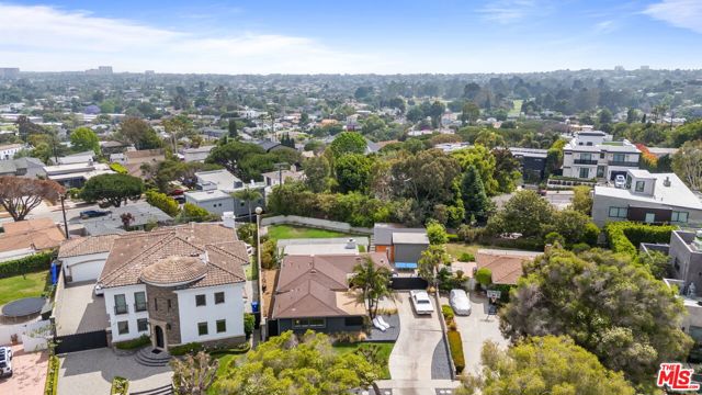 3229 Rosewood Avenue, Los Angeles CA: https://media.crmls.org/mediaz/1e690d36-6173-409b-8d2c-fe55bea1c5e5.jpg