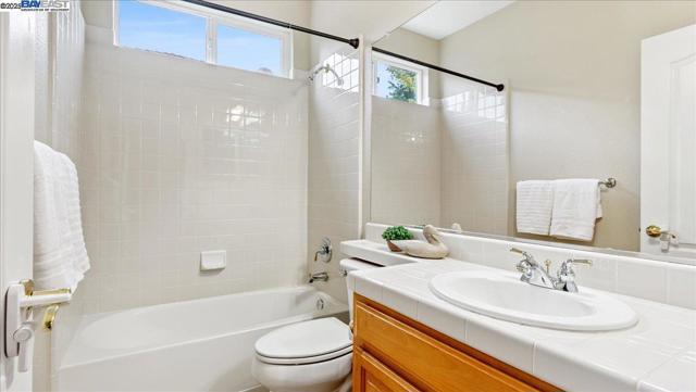 2133 Demetrius Way, Roseville CA: https://media.crmls.org/mediaz/1e691aa4-2cee-4b2e-a189-cbe78f6db15a.jpg