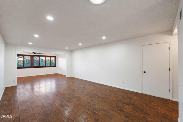 Detail Gallery Image 5 of 46 For 7115 Village 7, Camarillo,  CA 93012 - 2 Beds | 2 Baths