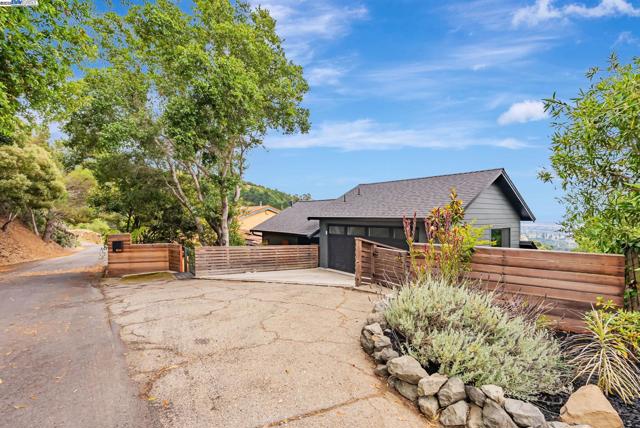 1106 Besito Ave, Berkeley CA: https://media.crmls.org/mediaz/1e69879c-0ca4-457b-a23c-3eaf7c8c7500.jpg