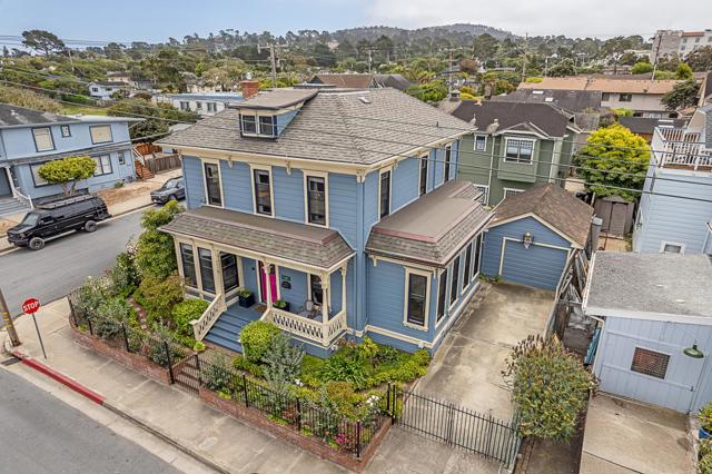 543 Spruce Avenue, Pacific Grove CA: https://media.crmls.org/mediaz/1e6b2a6b-2563-41b3-b8c1-9243d90e253c.jpg