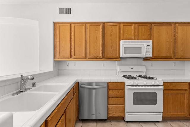 Detail Gallery Image 13 of 40 For 1234 Highbluff Ave, San Marcos,  CA 92078 - 2 Beds | 2/1 Baths