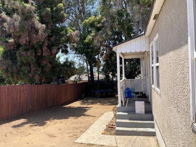 1916 1918 Skyline Drive, Lemon Grove CA: https://media.crmls.org/mediaz/1e6b8df8-c1f4-47cd-a814-95ccc6bda43d.jpg