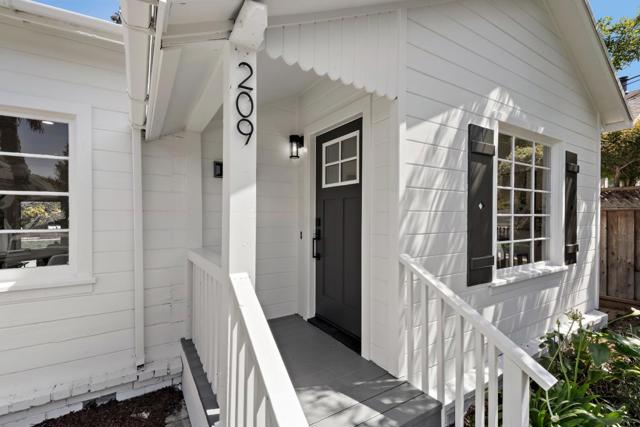 209 Bayswater Avenue, Burlingame CA: https://media.crmls.org/mediaz/1e6c4af8-2e23-464d-91f9-41af0f49ff04.jpg