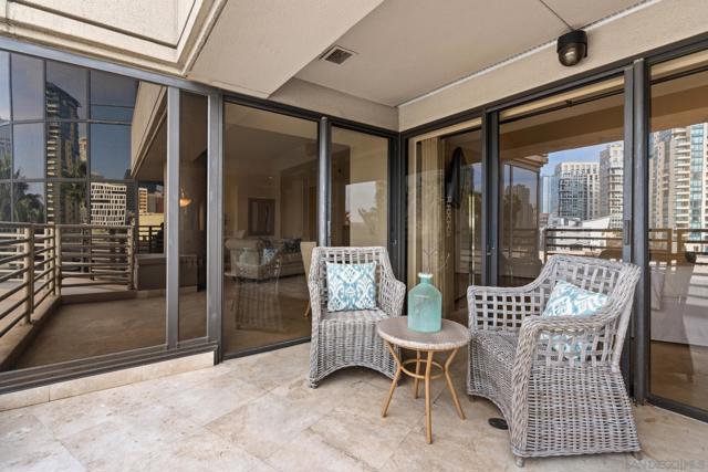 100 Harbor Dr, San Diego CA: https://media.crmls.org/mediaz/1e6d0ef2-5f4e-47b6-a72d-ac98642db22f.jpg