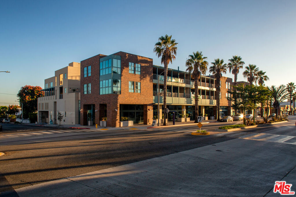 2300 WILSHIRE #214