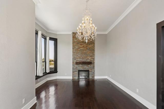 2521 Grande Vista Avenue, Oakland CA: https://media.crmls.org/mediaz/1e6d8bea-e9e4-4c54-a216-ecd310e677a7.jpg