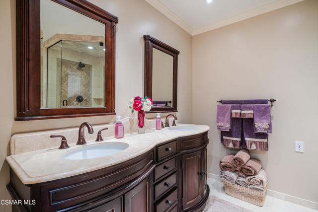 3578 Claridge Court, Simi Valley CA: https://media.crmls.org/mediaz/1e6dacdc-8628-4bf1-9f7c-94d7050fc0c9.jpg