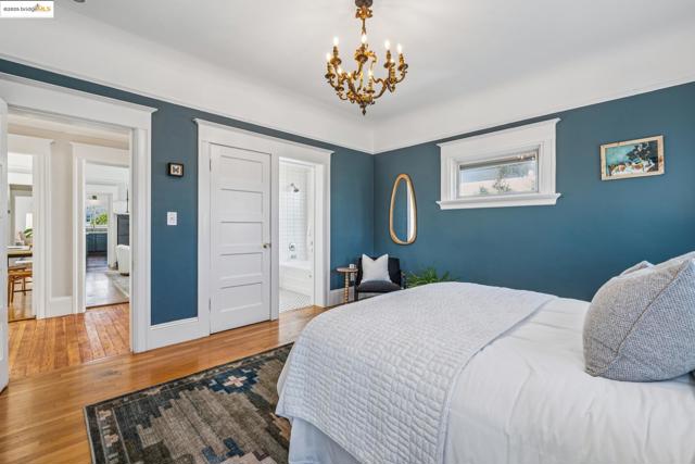 478 43rd St, Oakland CA: https://media.crmls.org/mediaz/1e6e2621-474f-43e9-8bcd-f60c3055ce60.jpg