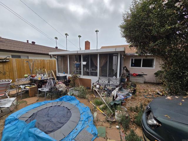1361 California Street, Imperial Beach CA: https://media.crmls.org/mediaz/1e6e57b3-e51d-4511-8ae0-40cd03ed9450.jpg