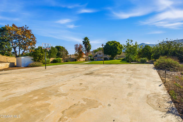 6945 Via Alba, Camarillo CA: https://media.crmls.org/mediaz/1e6ea5bf-62af-41c5-adc5-cff8fe5aad6f.jpg