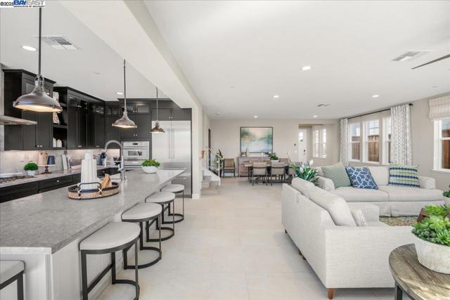 Image 11 of 53 For 32613 Singh Circle