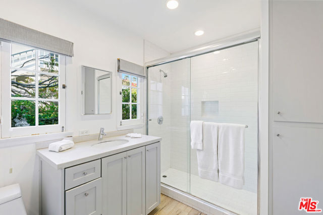 30830 Broad Beach Road, Malibu CA: https://media.crmls.org/mediaz/1e70beb8-cc6f-4c13-a10d-21f1aa7a3592.jpg