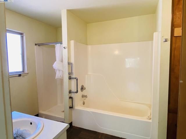 7705 Orford Rd, Stockton CA: https://media.crmls.org/mediaz/1e712561-4453-4657-b0fb-1770b90bc881.jpg
