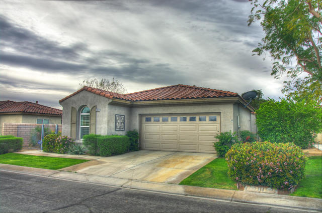 82087 Hopkins Drive, Indio CA: https://media.crmls.org/mediaz/1e719958-9d9b-49b7-a4e9-de3231cb9439.jpg
