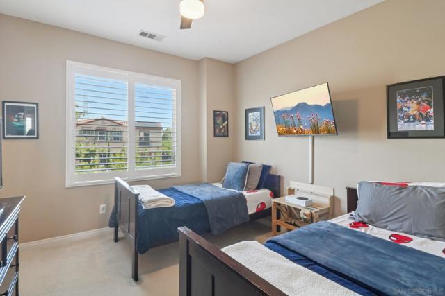 11383 Merritage Ct, San Diego CA: https://media.crmls.org/mediaz/1e71b25b-b219-4d9c-81f1-ea9524c6609f.jpg