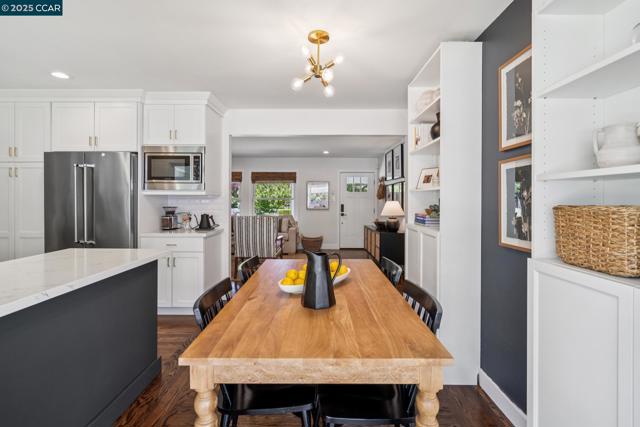 528 Shelly Dr, Pleasant Hill CA: https://media.crmls.org/mediaz/1e721805-0b4f-4a53-ac5b-732b82bf272b.jpg
