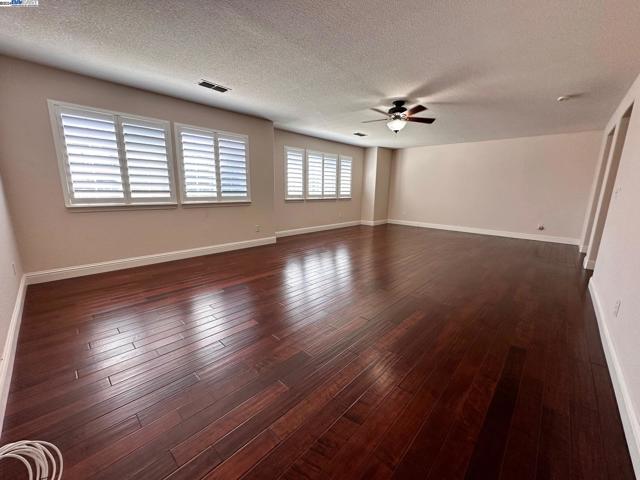 Image 10 of 28 For 6337 Brook Hollow Cir
