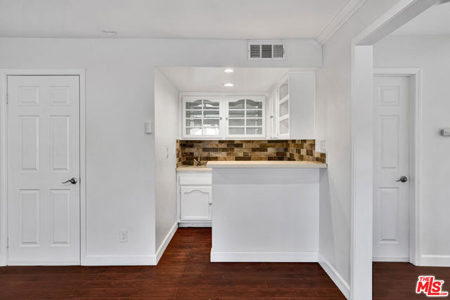 11158 Newcastle Avenue, Granada Hills CA: https://media.crmls.org/mediaz/1e7249ce-b4bf-413a-af29-2b22471aa423.jpg