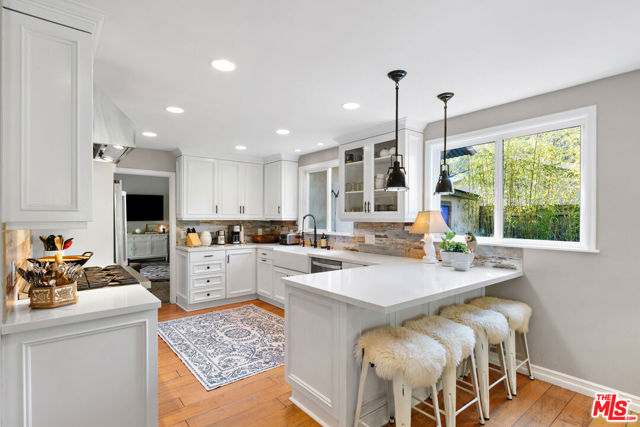 30603 El Sueno Drive, Malibu CA: https://media.crmls.org/mediaz/1e725af4-3b60-473e-8153-2125acb19c31.jpg