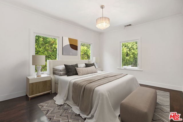 1033 N La Jolla Avenue, West Hollywood CA: https://media.crmls.org/mediaz/1e726f4e-67e9-4889-8978-622066860d61.jpg