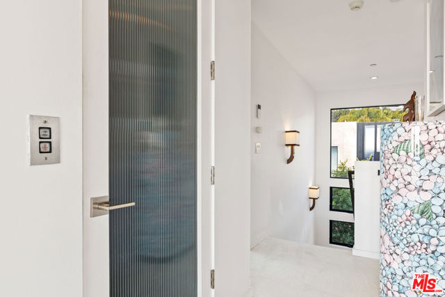 1501 Viewsite Terrace, Los Angeles CA: https://media.crmls.org/mediaz/1e72a886-58d8-42cc-ab6f-c641f81b015c.jpg