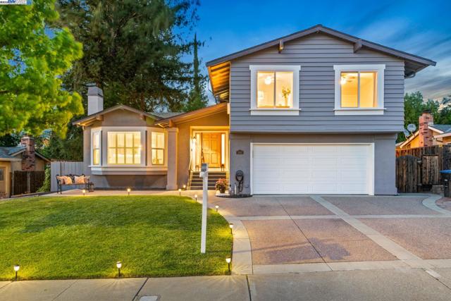 868 Madeira Dr, Pleasanton CA: https://media.crmls.org/mediaz/1e73ee90-7401-497d-977d-668ab5ea4558.jpg