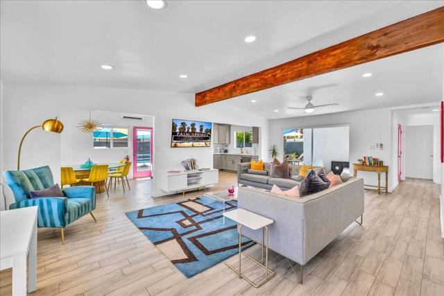 963 S Paseo Caroleta, Palm Springs CA: https://media.crmls.org/mediaz/1e74976d-ef2b-4764-ae2a-7da4f4d98161.jpg
