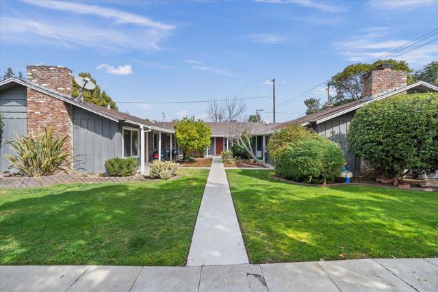 220 Loreto Street, Mountain View CA: https://media.crmls.org/mediaz/1e74a536-9e42-4752-b766-269d4c8d5f9e.jpg