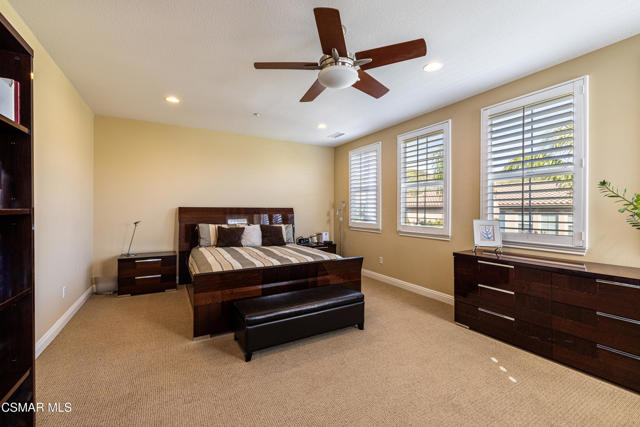 4024 Eagle Flight Drive, Simi Valley CA: https://media.crmls.org/mediaz/1e754a50-3767-4bf2-bf37-ed736f1e66ce.jpg