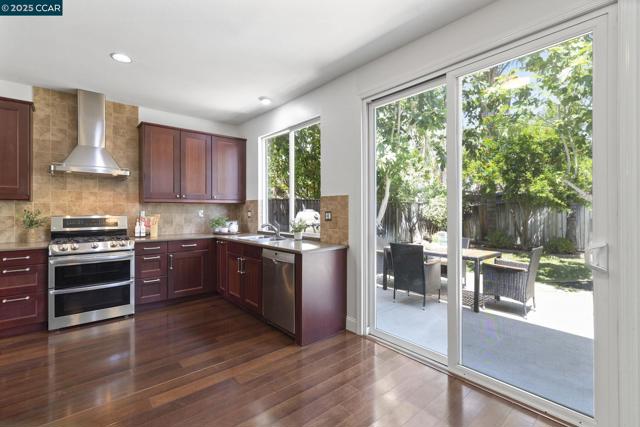 631 Summerwood Dr, Brentwood CA: https://media.crmls.org/mediaz/1e75d6b3-f5af-4177-bb32-48c55b9b0e1f.jpg
