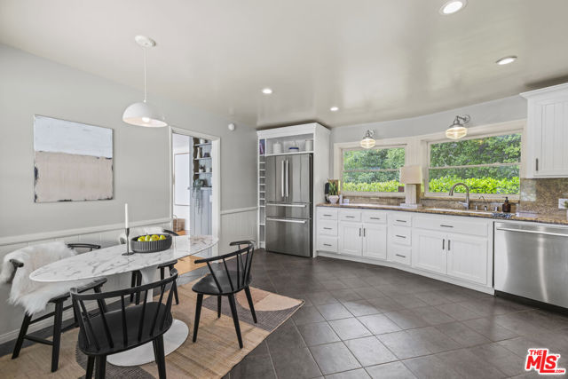 4650 Canoga Avenue, Woodland Hills CA: https://media.crmls.org/mediaz/1e75fd7a-0d6e-417a-845c-146bed6d2d60.jpg