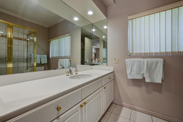 71170 W Thunderbird Terrace, Rancho Mirage CA: https://media.crmls.org/mediaz/1e7661c9-f617-4508-ba2a-277652c1bafb.jpg