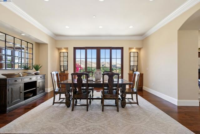 6340 Inspiration Ter, Pleasanton CA: https://media.crmls.org/mediaz/1e76a54e-64ad-4b69-801c-32f4b9d60633.jpg